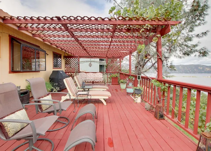Spacious Kelseyville Home W/ Large Lakefront Deck!